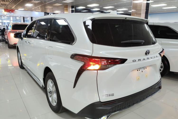 Used Toyota Granvia 2024 2.5L Hybrid Comfort Edition Exterior 2