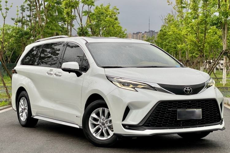 Used Toyota Granvia 2024 2.5L Hybrid Comfort Edition Exterior 2