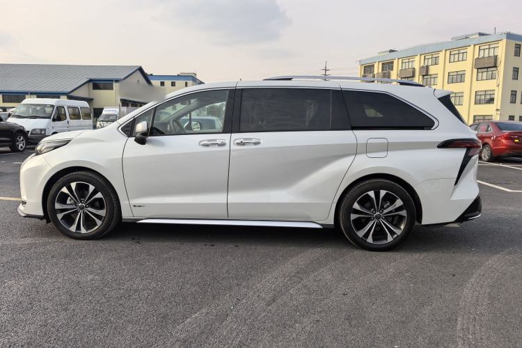 Used Toyota Granvia 2024 2.5L Hybrid Prestige ULTRA Edition Exterior 3