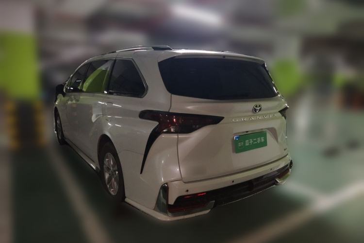 Used Toyota Granvia 2024 2.5L Hybrid Comfort Edition Exterior 3