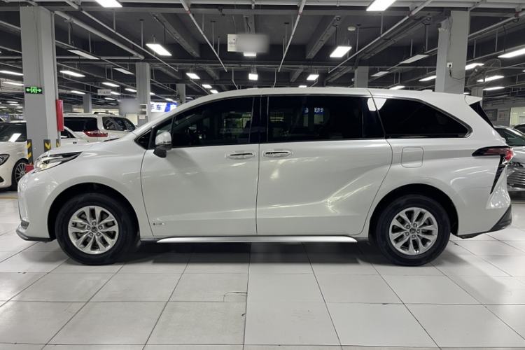 Used Toyota Granvia 2024 2.5L Hybrid Comfort Edition Exterior 3