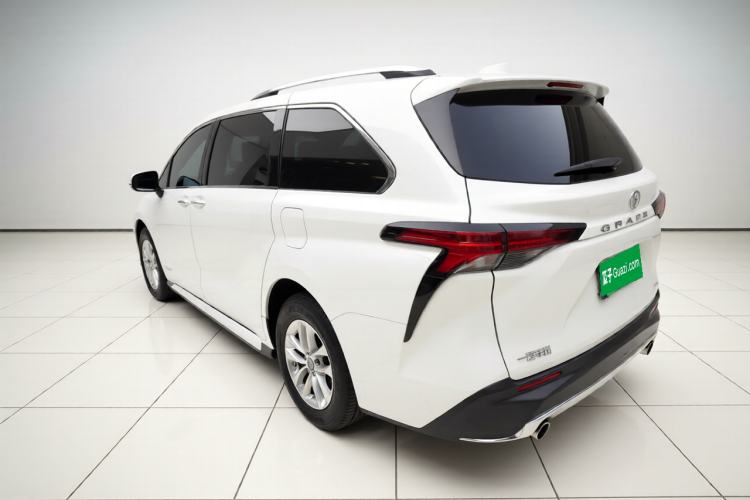 Used Toyota Granvia 2024 2.5L Hybrid Comfort Edition Exterior 3