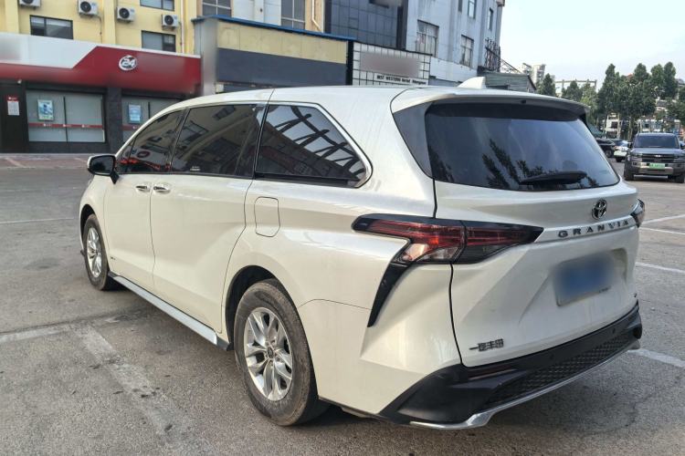Used Toyota Granvia 2024 2.5L Hybrid Comfort Edition Exterior 3
