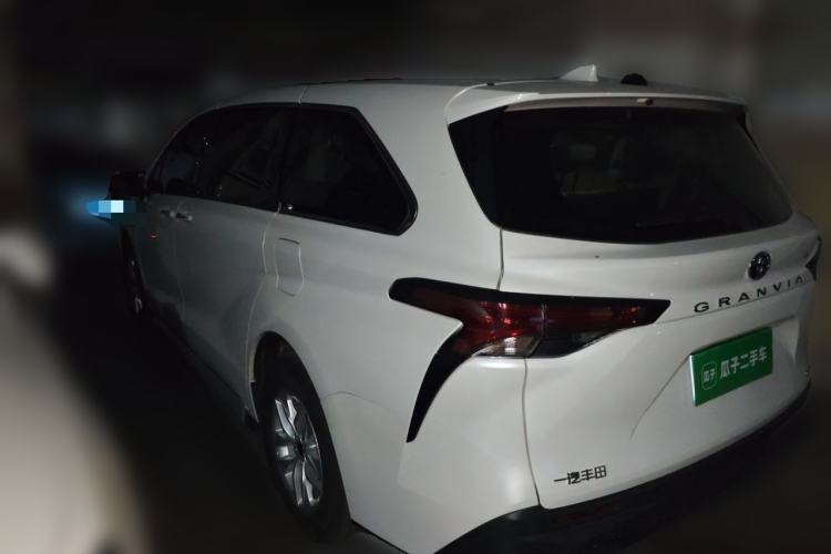 Used Toyota Granvia 2024 2.5L Hybrid Comfort Edition Exterior 3