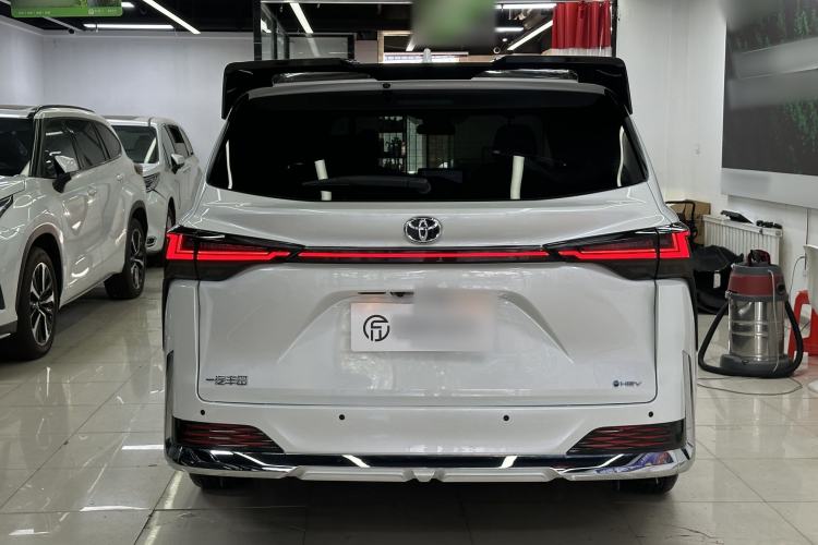 Used Toyota Granvia 2024 2.5L Hybrid Comfort Edition Exterior 4