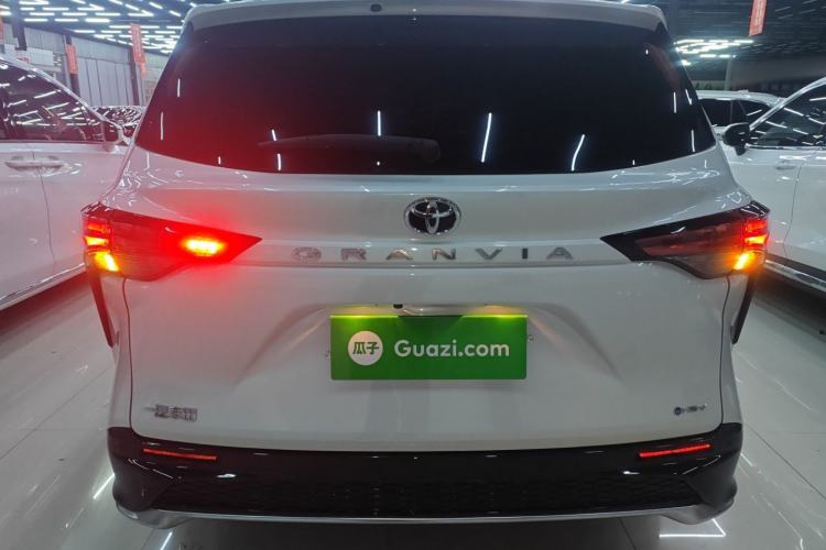 Used Toyota Granvia 2024 2.5L Hybrid Prestige PLUS Edition Exterior 4