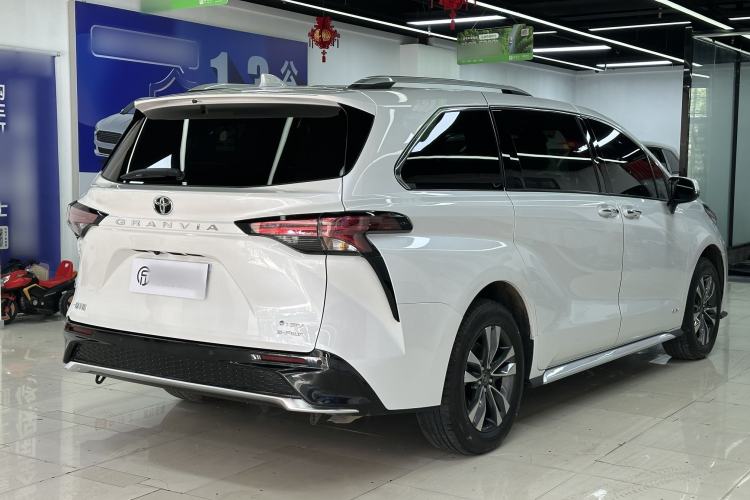 Used Toyota Granvia 2024 2.5L Hybrid Prestige PLUS Four-Wheel Drive Version Exterior 4