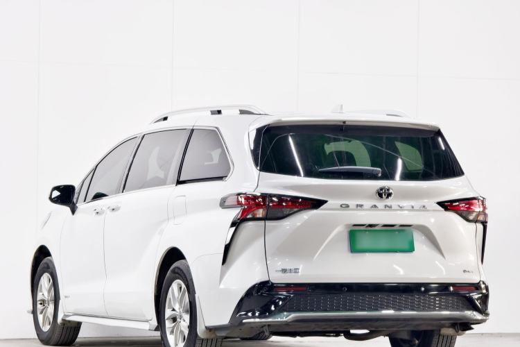 Used Toyota Granvia 2024 2.5L Hybrid Comfort Edition Exterior 4
