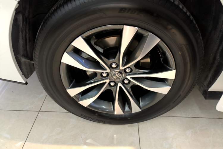 Used Toyota Granvia 2024 2.5L Hybrid Prestige PLUS Four-Wheel Drive Version Exterior 5