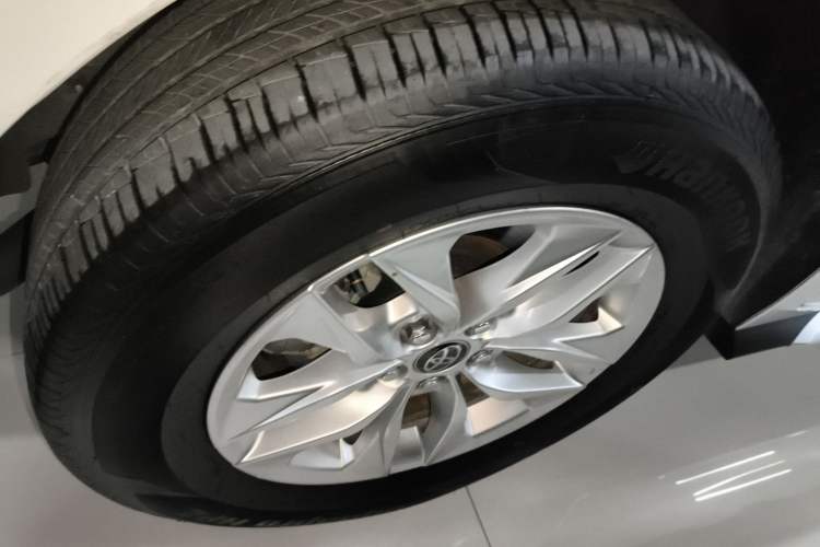 Used Toyota Granvia 2024 2.5L Hybrid Comfort Edition Exterior 5