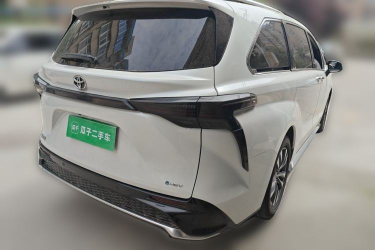 Used Toyota Granvia 2024 2.5L Hybrid Luxury Edition Exterior 5