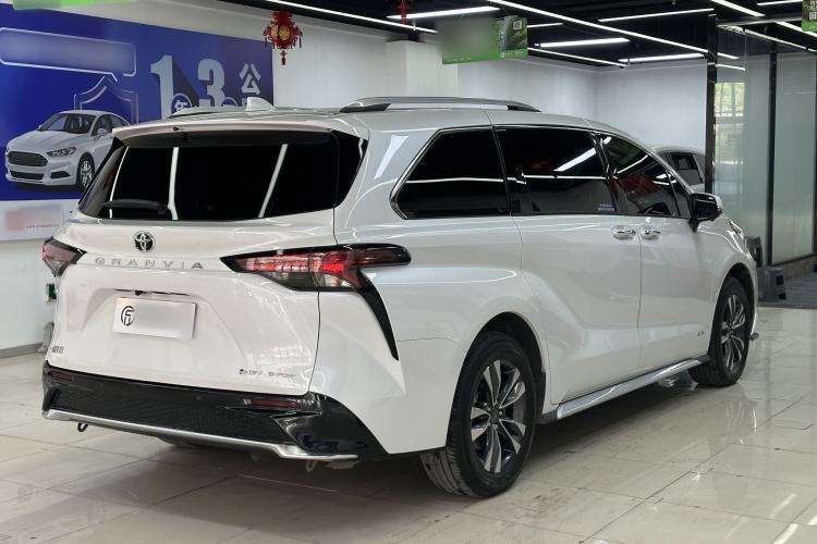 Used Toyota Granvia 2024 2.5L Hybrid Prestige PLUS Four-Wheel Drive Version Exterior 5