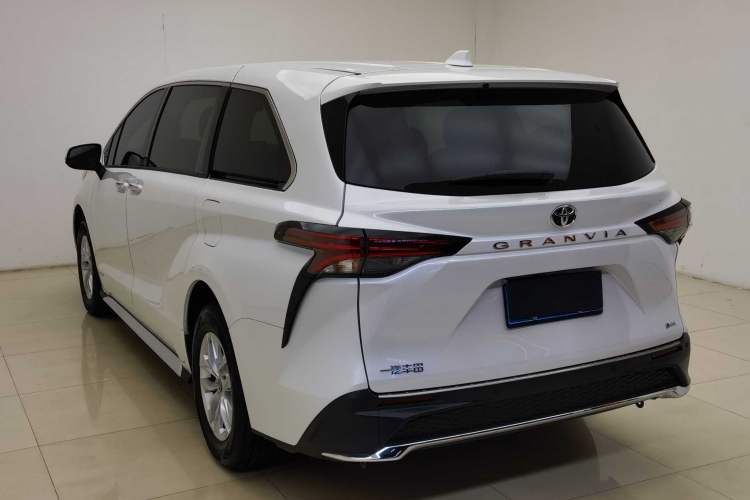 Used Toyota Granvia 2024 2.5L Hybrid Comfort Edition Exterior 5