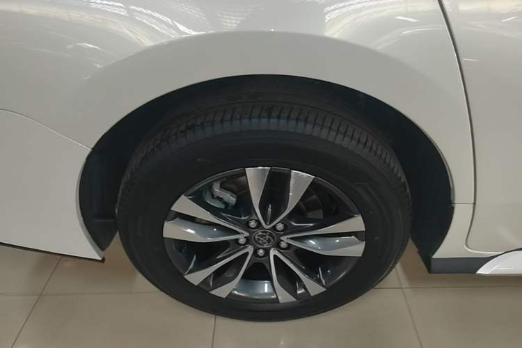 Used Toyota Granvia 2024 2.5L Hybrid Prestige PLUS Four-Wheel Drive Version Exterior 5