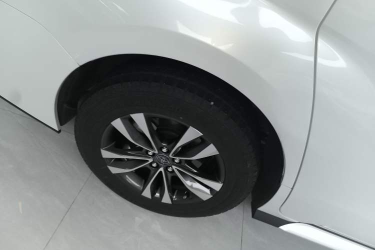 Used Toyota Granvia 2024 2.5L Hybrid Luxury Edition Exterior 5