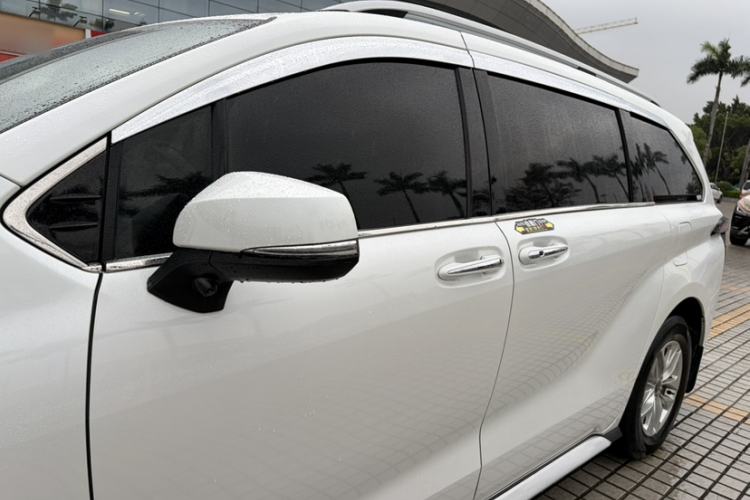 Used Toyota Granvia 2024 2.5L Hybrid Comfort Edition Exterior 5