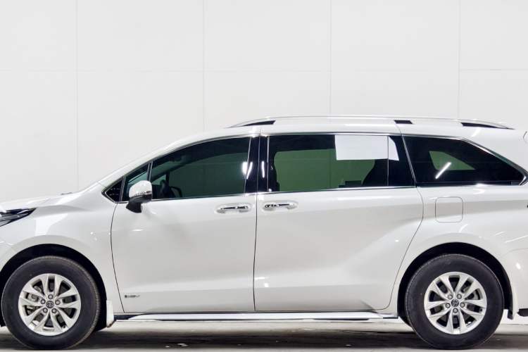 Used Toyota Granvia 2024 2.5L Hybrid Comfort Edition Exterior 6