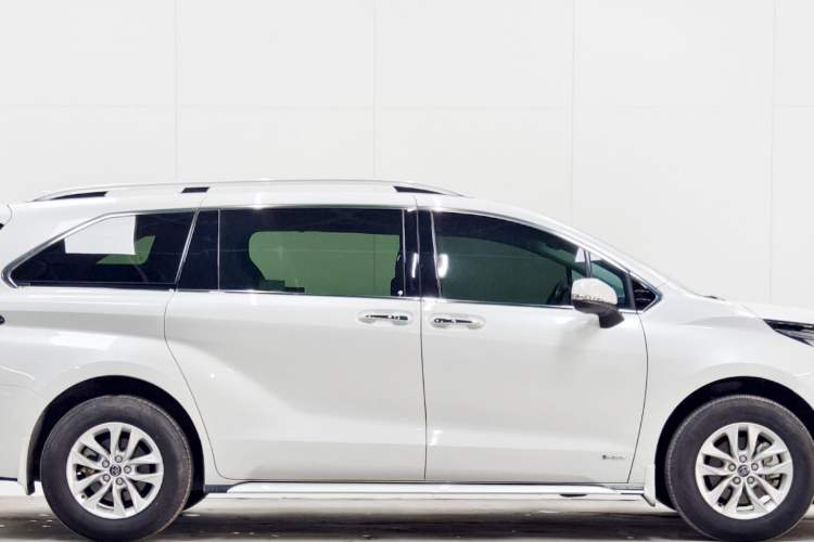Used Toyota Granvia 2024 2.5L Hybrid Comfort Edition Exterior 7