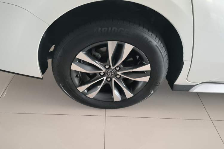 Used Toyota Granvia 2024 2.5L Hybrid Prestige PLUS Four-Wheel Drive Version Exterior 8