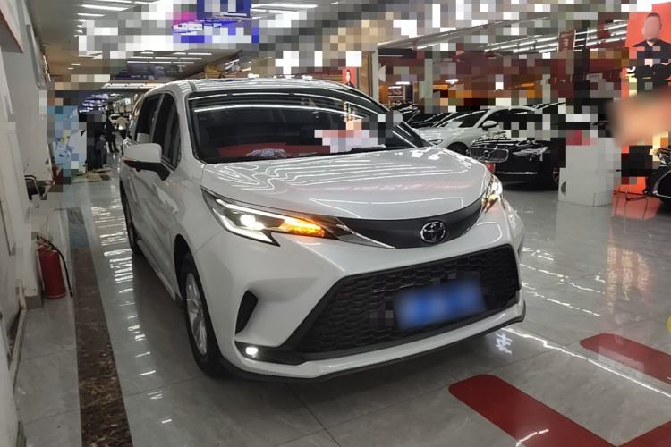 Used Toyota Granvia 2024 2.5L Hybrid Comfort Edition Front Right 45 Deg