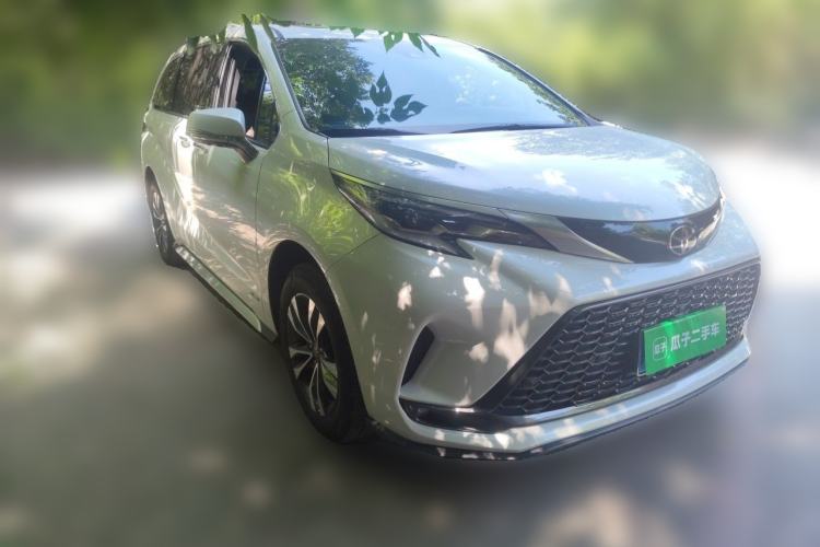Used Toyota Granvia 2024 2.5L Hybrid Prestige PLUS Four-Wheel Drive Version Front Right 45 Deg