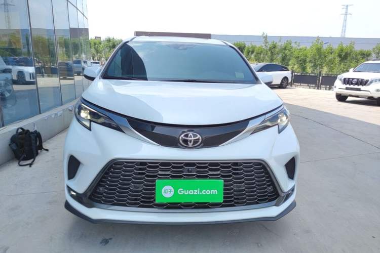 Used Toyota Granvia 2024 2.5L Hybrid Luxury Edition Front