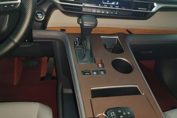 Used Toyota Granvia 2024 2.5L Hybrid Comfort Edition Gear Lever