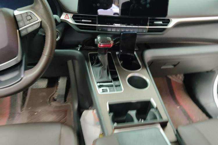 Used Toyota Granvia 2024 2.5L Hybrid Prestige PLUS Four-Wheel Drive Version Gear Lever