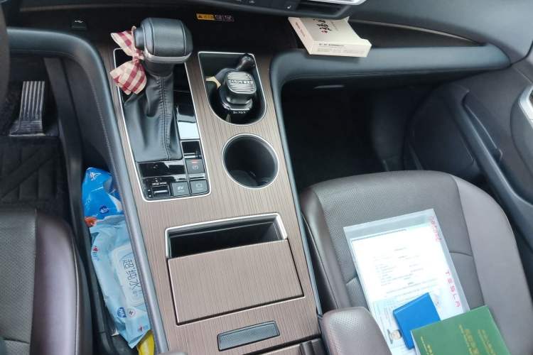 Used Toyota Granvia 2024 2.5L Hybrid Prestige PLUS Four-Wheel Drive Version Gear Lever