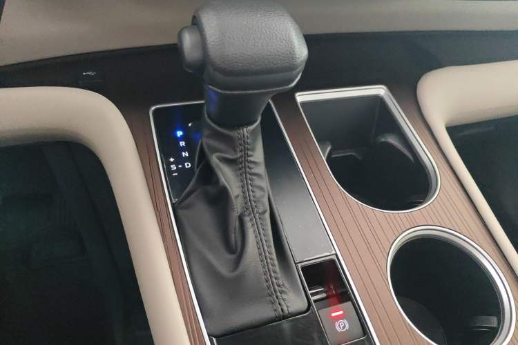 Used Toyota Granvia 2024 2.5L Hybrid Comfort Edition Gear Lever