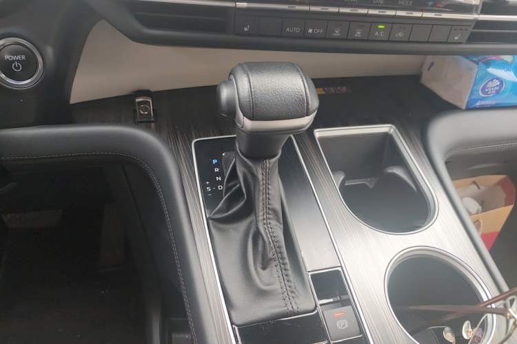 Used Toyota Granvia 2024 2.5L Hybrid Prestige ULTRA Edition Gear Lever