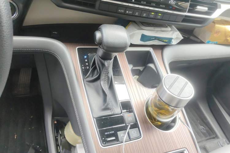 Used Toyota Granvia 2024 2.5L Hybrid Comfort Edition Gear Lever
