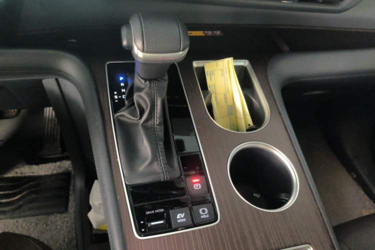 Used Toyota Granvia 2024 2.5L Hybrid Prestige PLUS Four-Wheel Drive Version Gear Lever