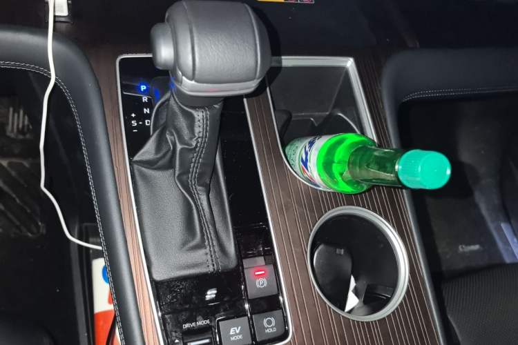 Used Toyota Granvia 2024 2.5L Hybrid Prestige PLUS Four-Wheel Drive Version Gear Lever