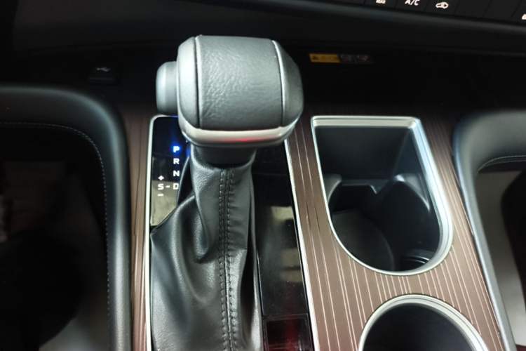 Used Toyota Granvia 2024 2.5L Hybrid Prestige PLUS Edition Gear Lever