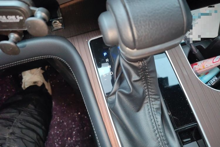 Used Toyota Granvia 2024 2.5L Hybrid Prestige PLUS Edition Gear Lever