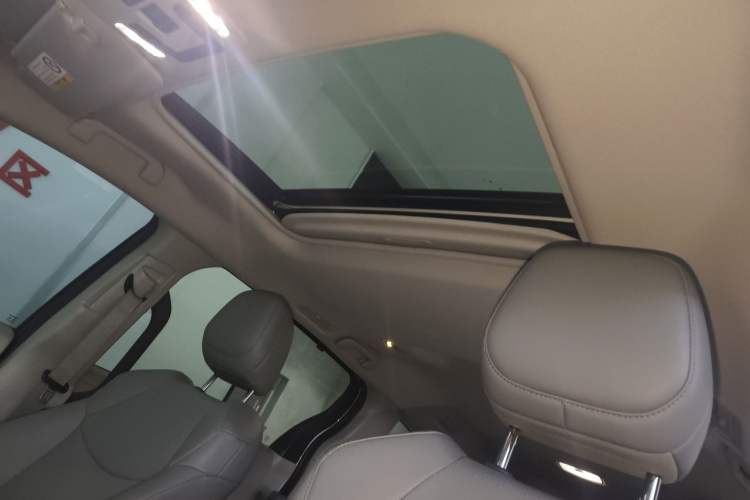 Used Toyota Granvia 2024 2.5L Hybrid Comfort Edition Headliner