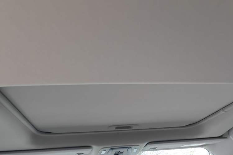 Used Toyota Granvia 2024 2.5L Hybrid Comfort Edition Headliner