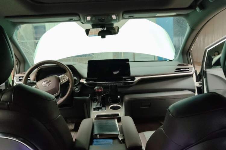 Used Toyota Granvia 2024 2.5L Hybrid Prestige PLUS Four-Wheel Drive Version Headliner