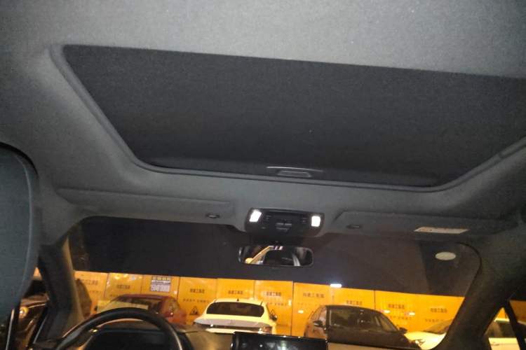 Used Toyota Granvia 2024 2.5L Hybrid Luxury Edition Headliner