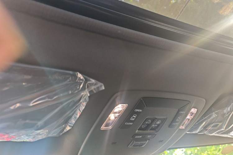 Used Toyota Granvia 2024 2.5L Hybrid Luxury Edition Headliner