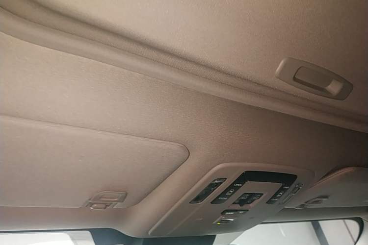 Used Toyota Granvia 2024 2.5L Hybrid Comfort Edition Headliner