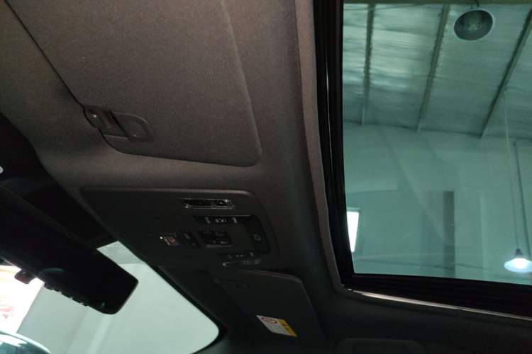 Used Toyota Granvia 2024 2.5L Hybrid Prestige ULTRA Edition Headliner