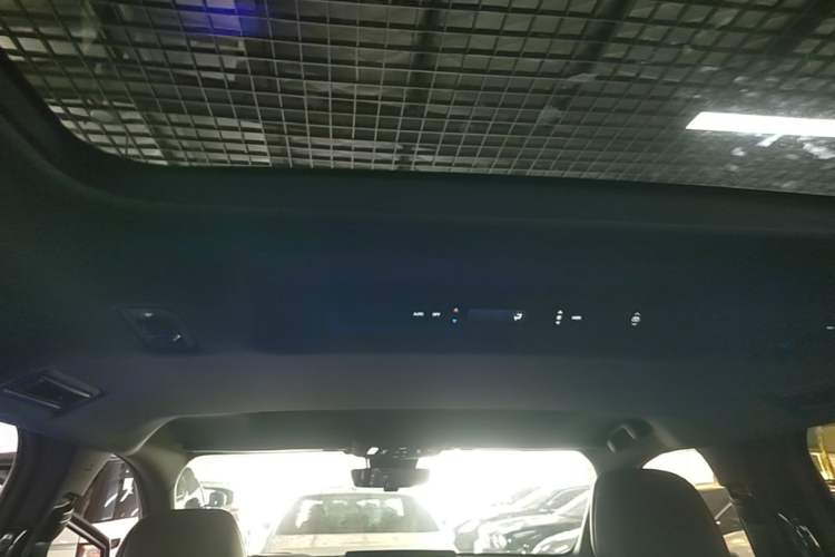 Used Toyota Granvia 2024 2.5L Hybrid Prestige PLUS Four-Wheel Drive Version Headliner