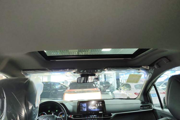 Used Toyota Granvia 2024 2.5L Hybrid Comfort Edition Headliner