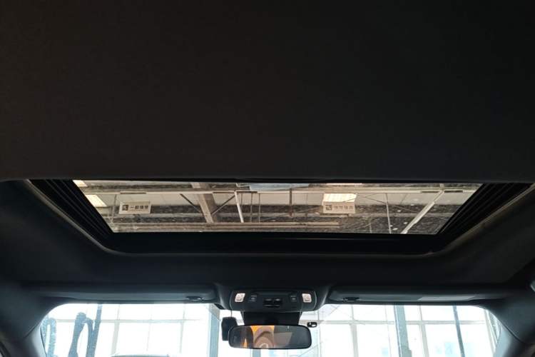 Used Toyota Granvia 2024 2.5L Hybrid Luxury Edition Headliner