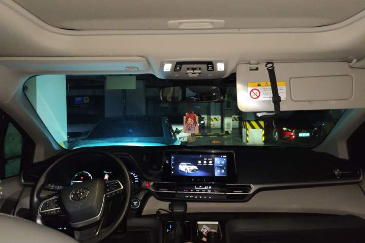 Used Toyota Granvia 2024 2.5L Hybrid Comfort Edition Headliner
