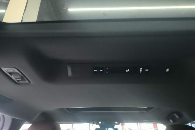 Used Toyota Granvia 2024 2.5L Hybrid Prestige PLUS Four-Wheel Drive Version Headliner