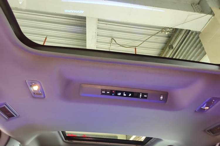 Used Toyota Granvia 2024 2.5L Hybrid Luxury Edition Headliner