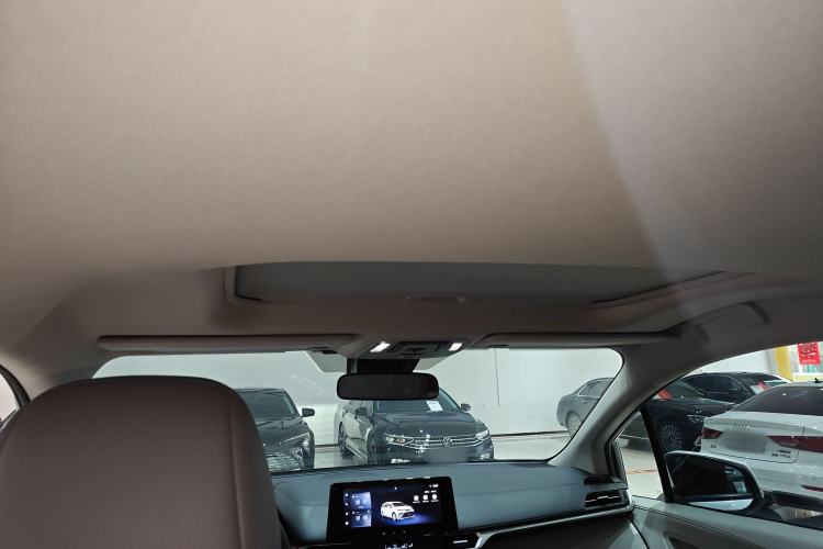 Used Toyota Granvia 2024 2.5L Hybrid Comfort Edition Headliner